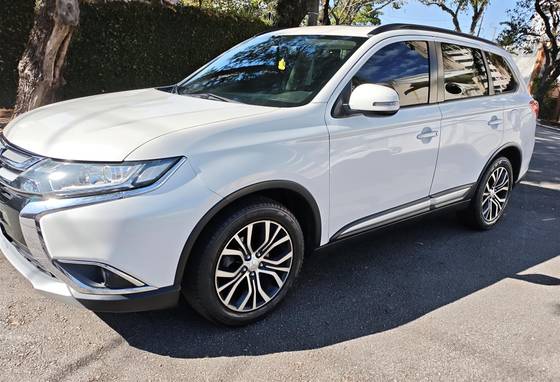 MITSUBISHI OUTLANDER 2.0 16V GASOLINA 4P AUTOMÁTICO MITSUBISHI OUTLANDER 2.0 16V GASOLINA 4P AUTOMÁTICO